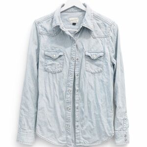 Universal Thread Light Blue Button Down Shirt
